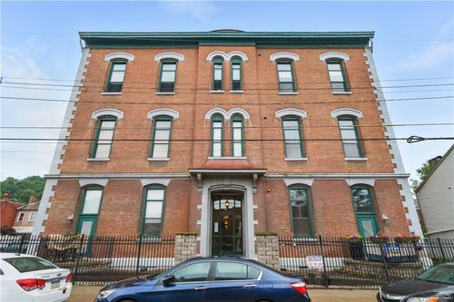 apt-301-120 S 15th St, Pittsburgh, PA, 15203-1661 | Card Image