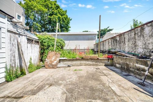 141 Webster Ave, Yonkers, NY, 10701-6108 | Card Image