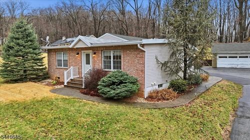 20 Summerfield Rd, Belvidere, NJ, 07823-2711 | Card Image