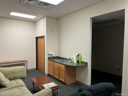 ste-5864-5864 Sterling Dr, Howell, MI, 48843-8861 | Card Image