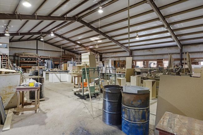 Workshop with cabinet building equipment | Image 27