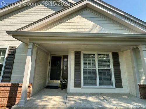 16556 Country Knoll Dr, Northville, MI, 48168-3402 | Card Image