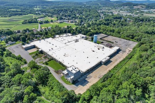 25 Oakland Ave, Chester, NY, 10918-1011 | Card Image