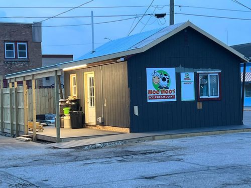 116 E 2nd St, Lawton, MI, 49065-9252 | Card Image