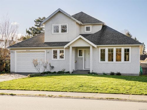 9524 Greenglade Rd, Sidney, BC, V8L3T6 | Card Image