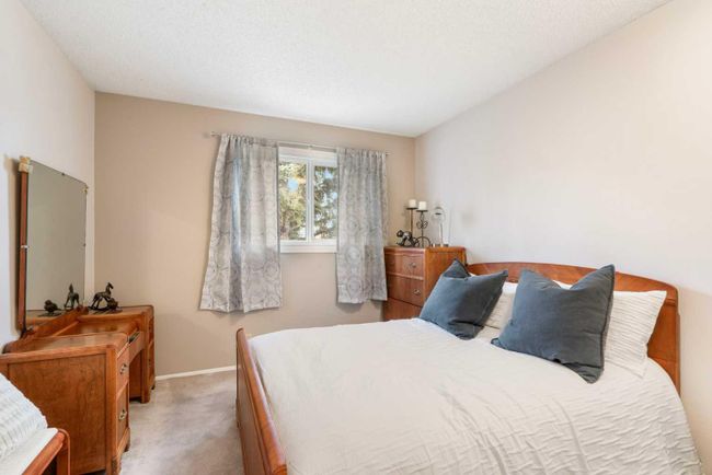 35 - 200 Shawnessy Drive Sw, Home with 2 bedrooms, 1 bathrooms and 1 parking in Calgary AB | Image 10