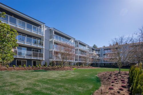 414-3277 Quadra St, Saanich, BC, V8X4W9 | Card Image