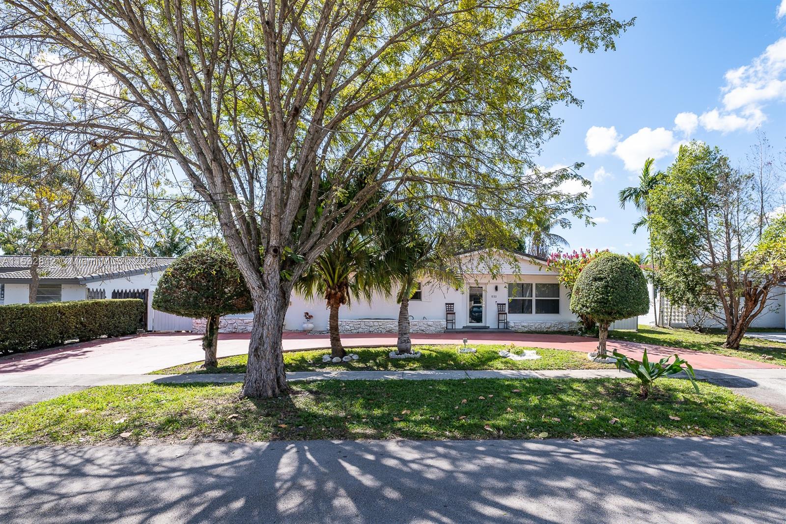 182nd Ter, North Miami Beach, FL 33162