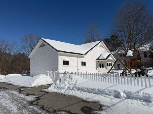 92 W Main St, Hyde Park, VT, 05655-9296 | Card Image