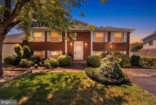 13203 Hillendale Dr, WOODBRIDGE, VA, 22193-5133 | Card Image