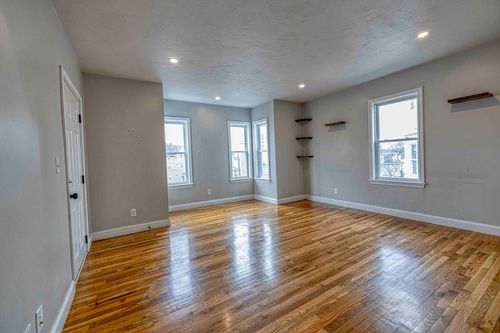 2-1221 South Main Street, Fall River, MA, 02724 | Card Image