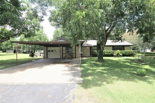 303 Philip St, Wharton, TX, 77488-7932 | Card Image