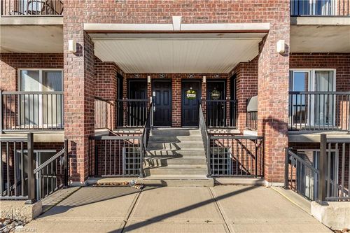 1c-45 Cedarhill Cres, Kitchener, ON, N2E0A2 | Card Image
