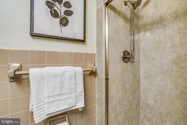 UNIT-1207 - 5340 Holmes Run Pkwy, Condo with 2 bedrooms, 1 bathrooms and null parking in ALEXANDRIA VA | Image 17
