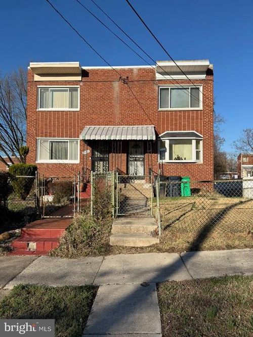 1804 Longfellow St, HYATTSVILLE, MD, 20782-3562 | Card Image