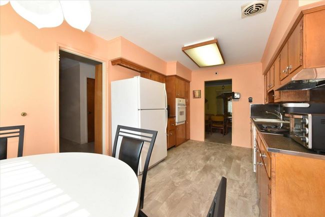 143 Sutton Dr, House other with 3 bedrooms, 2 bathrooms and 2 parking in Plainview NY | Image 9