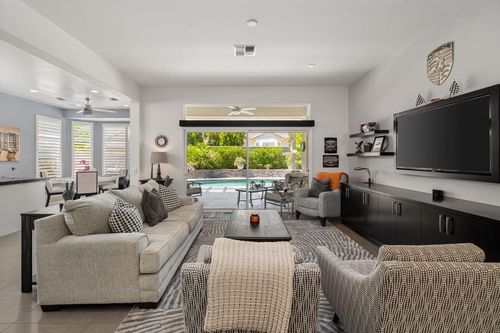 36627 Crown St, Palm Desert, CA, 92211-2380 | Card Image