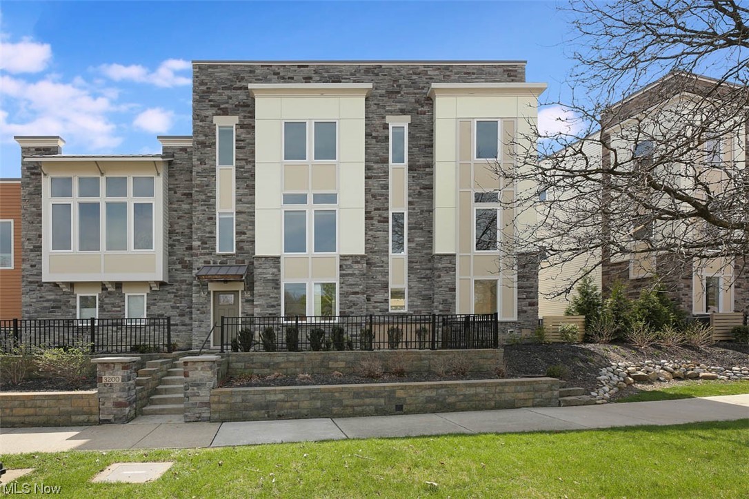 3200 Van Aken Boulevard, Sold in Shaker Heights Zoocasa