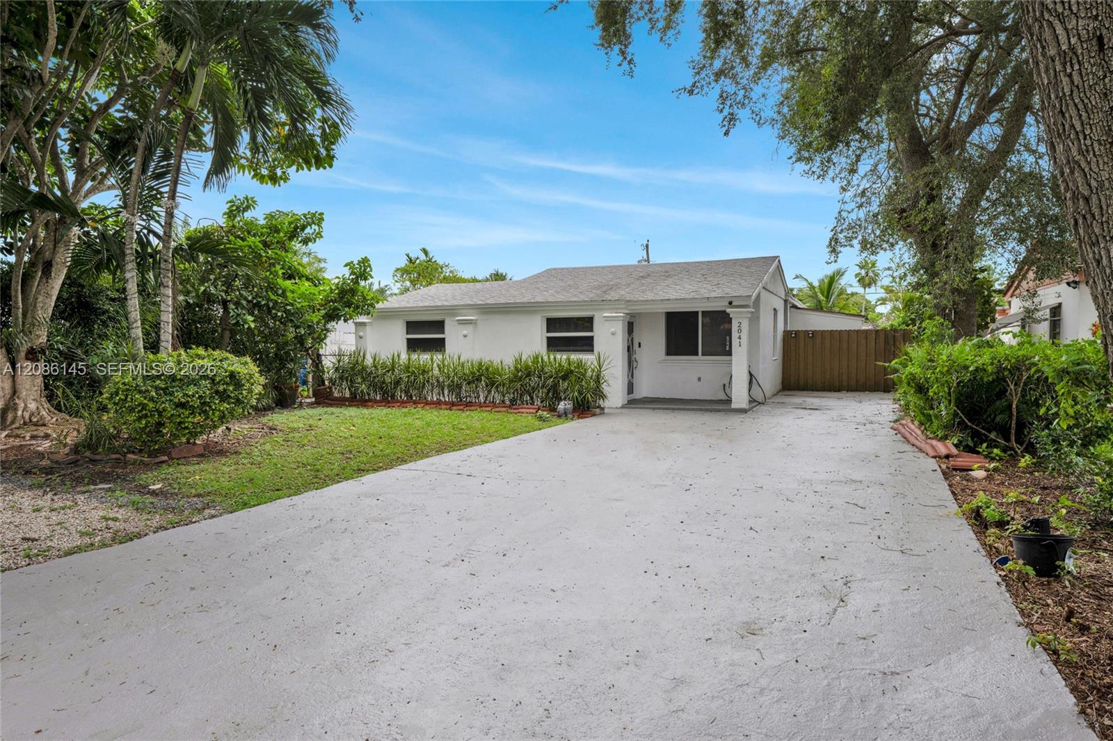Residential Lease in North Miami Beach 2