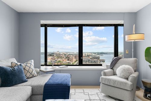 apt-25a-85 E India Row, Boston, MA, 02110-3395 | Card Image