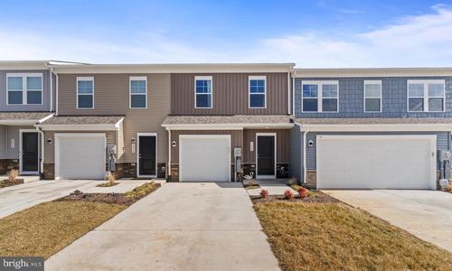 240 Olympus Rd, CHARLES TOWN, WV, 25414-6122 | Card Image