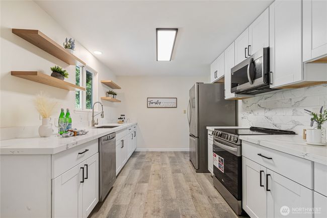 22109 93 Rd Pl W, House other with 3 bedrooms, 3 bathrooms and 2 parking in Edmonds WA | Image 23