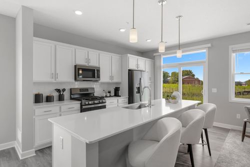 9385 4th St N, LAKE ELMO, MN, 55042-4549 | Card Image