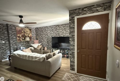 310 Pittsburgh St, Marine City, MI, 48039-1560 | Card Image
