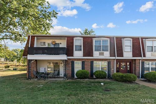 unit-e-1745 Herault Pl, Saint Louis, MO, 63125-2642 | Card Image