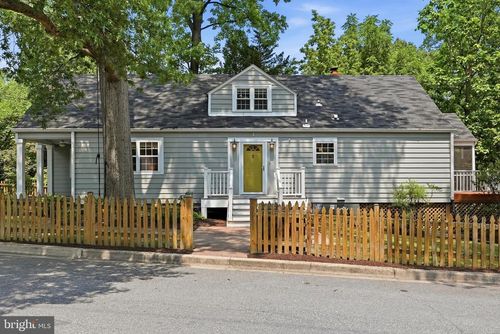 901 Davis Ave, TAKOMA PARK, MD, 20912-6438 | Card Image