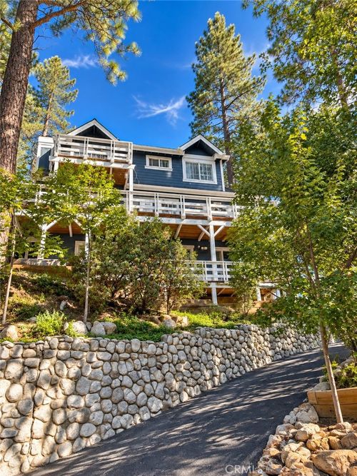 27313 Pinewood Dr, Lake Arrowhead, CA, 92352 | Card Image