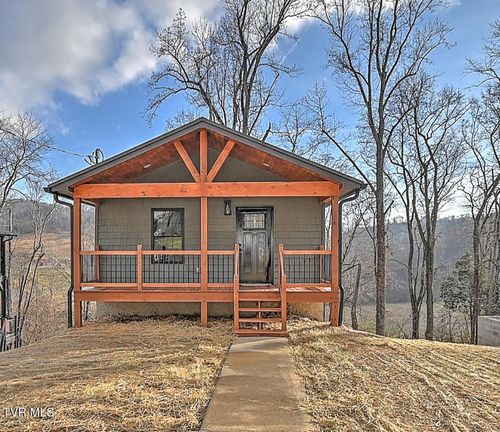 145 Daniel Ln, Elizabethton, TN, 37643-9414 | Card Image