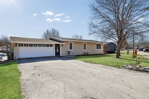 101 Vista Dr, Montezuma, IA, 50171-8407 | Card Image