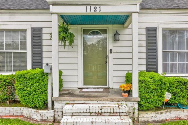 1121 18 Th St, House other with 3 bedrooms, 2 bathrooms and null parking in Orange TX | Image 4