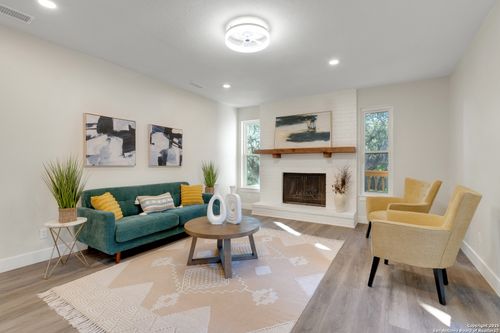 139 Canyon Oaks Dr, Hollywood Park, TX, 78232-1305 | Card Image