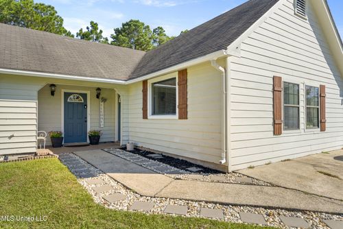 2300 Lewis Gate Dr, Gautier, MS, 39553-7425 | Card Image