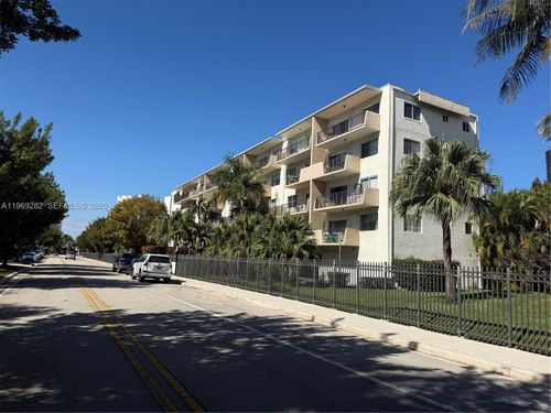apt-112-201 180th Dr, Sunny Isles Beach, FL, 33160-2728 | Card Image