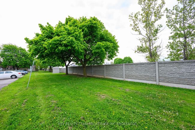 165 Limeridge Rd W, Condo with 2 bedrooms, 1 bathrooms and 1 parking in Hamilton ON | Image 40