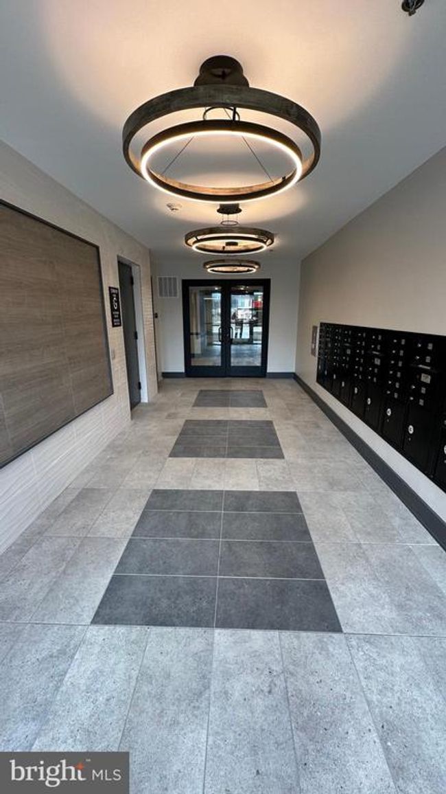 405 - 1 Culvert Dr, Condo with 2 bedrooms, 1 bathrooms and null parking in WEST WINDSOR NJ | Image 5