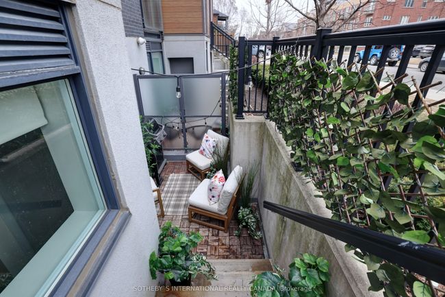 702 - 370 Wallace Ave, Condo with 3 bedrooms, 3 bathrooms and null parking in Toronto ON | Image 30