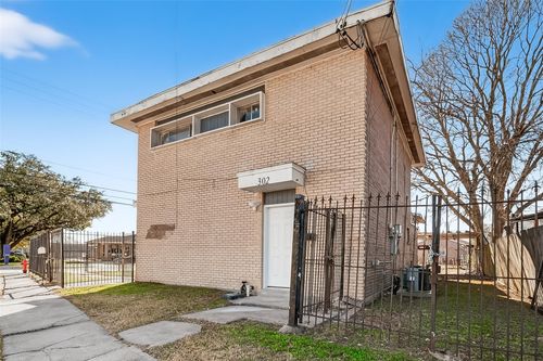 a-302 W Shaw Ave, Pasadena, TX, 77506-1214 | Card Image
