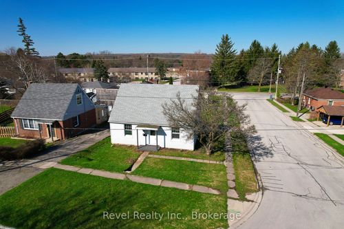 701 5th St E, Owen Sound, ON, N4K1E4 | Card Image