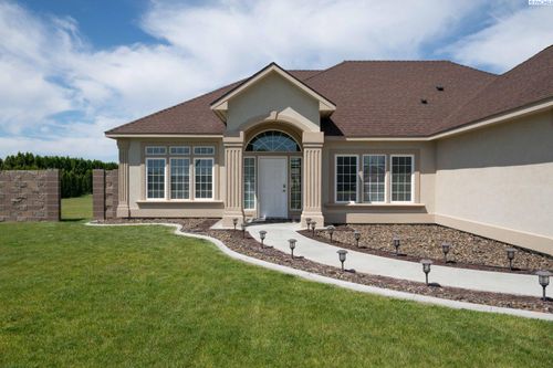 6119 W Court St, Pasco, WA, 99301-2002 | Card Image