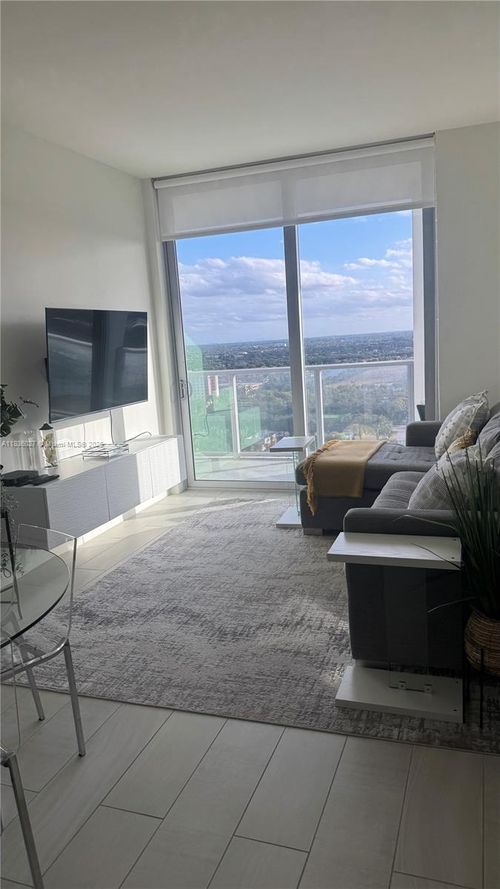 apt-2008-2000 Metropica Way, Sunrise, FL, 33323-3226 | Card Image