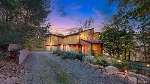 96 Old Pascack Rd, Pearl River, NY, 10965-1533 | Card Image