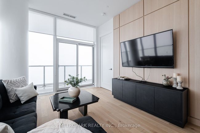 PH215 - 9000 Jane St, Condo with 2 bedrooms, 3 bathrooms and null parking in Concord ON | Image 17