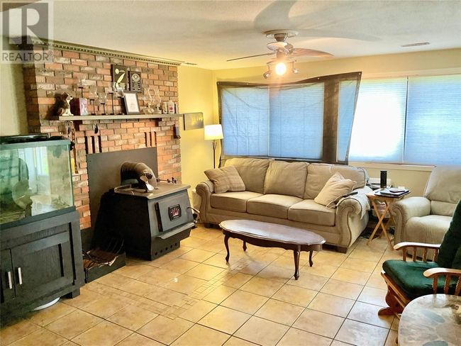 1715 Highway 33, House other with 3 bedrooms, 3 bathrooms and 1 parking in Rock Creek BC | Image 45
