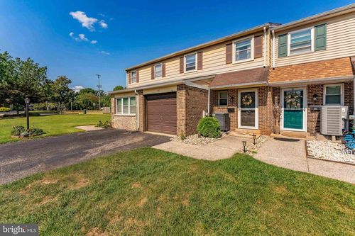 112 Orchard Ct, ROYERSFORD, PA, 19468-2902 | Card Image