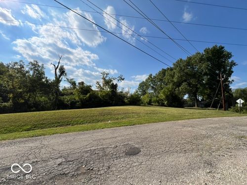 7610 Walnut Dr, Indianapolis, IN, 46268-2339 | Card Image