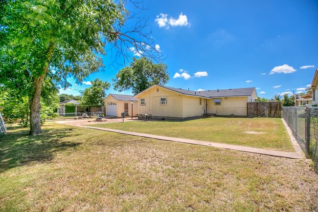 202 Sharp Ave, House other with 3 bedrooms, 2 bathrooms and 1 parking in Ballinger TX | Image 29